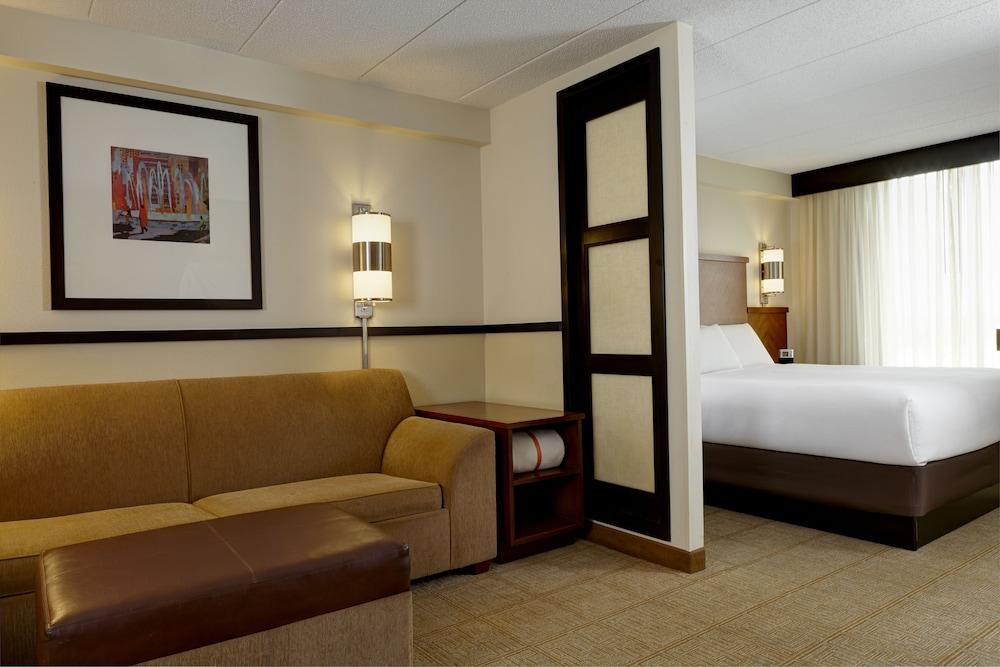 Sonesta Select Airport Hotel