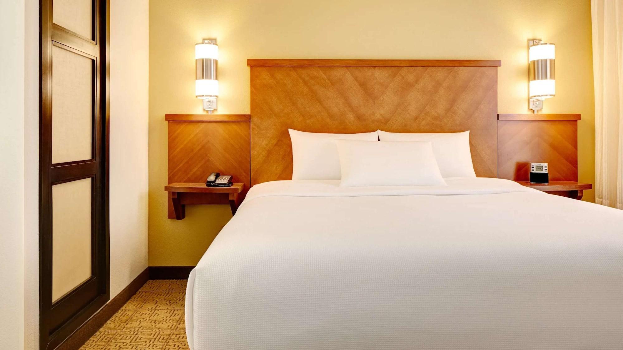 Sonesta Select Airport Hotel